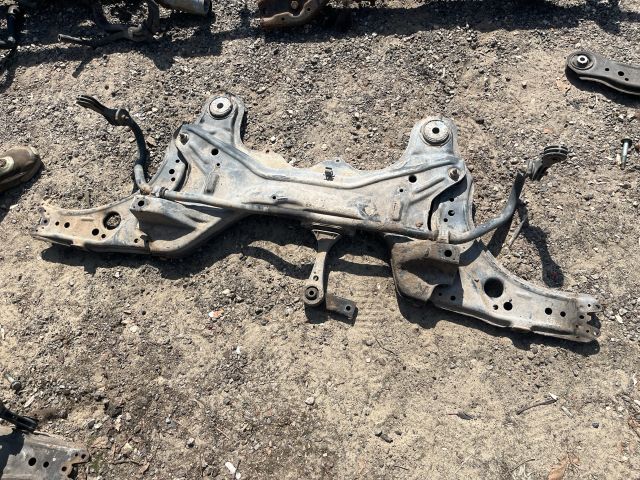 bontott SKODA OCTAVIA I Első Bölcső