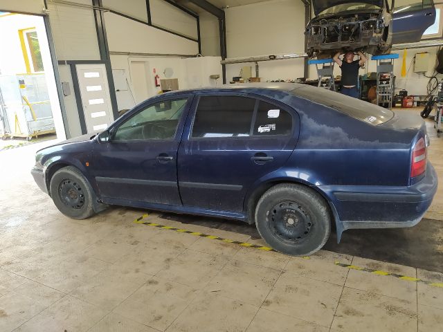 bontott SKODA OCTAVIA I Generátor