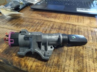 bontott SKODA OCTAVIA I Gyújtáskapcsoló Házzal