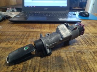 bontott SKODA OCTAVIA I Gyújtáskapcsoló Házzal