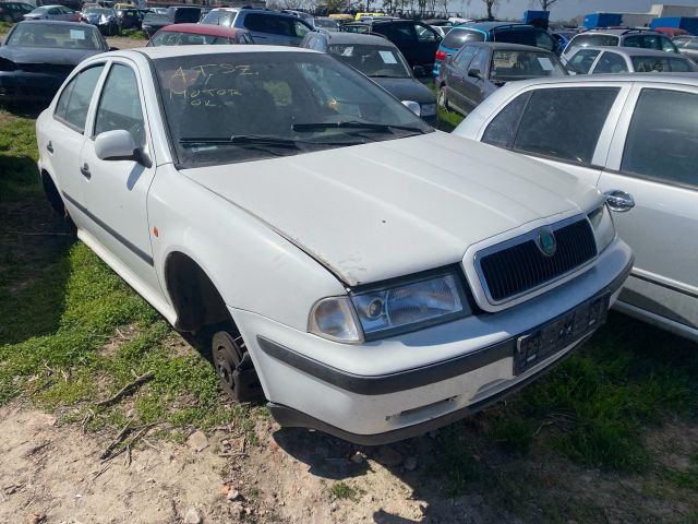 bontott SKODA OCTAVIA I Jobb első Csonkállvány Kerékaggyal