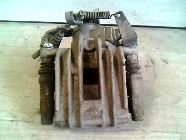 bontott SKODA OCTAVIA I Jobb hátsó Féknyereg Munkahengerrel