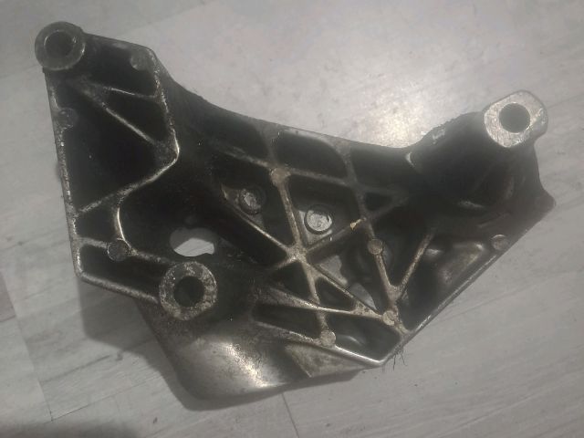 bontott SKODA OCTAVIA I Motor Tartó Bak (Fém)