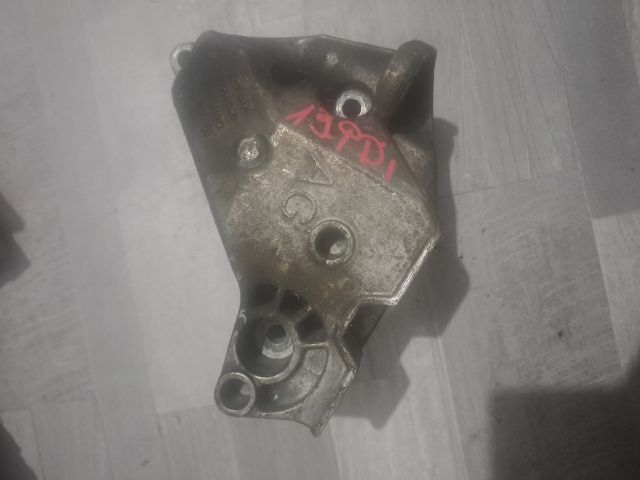 bontott SKODA OCTAVIA I Motor Tartó Bak (Fém)