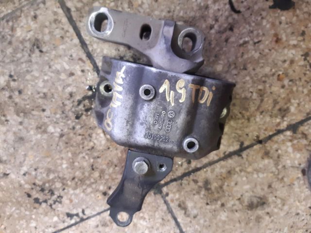 bontott SKODA OCTAVIA I Motor Tartó Bak (Pozíciófüggetlen)