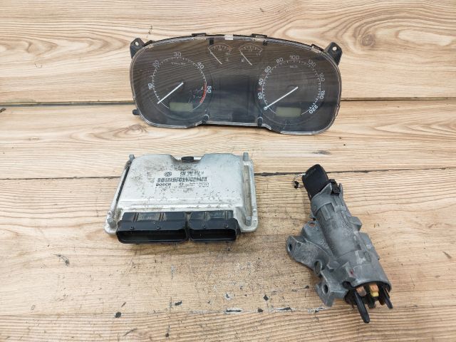 bontott SKODA OCTAVIA I Motorvezérlő