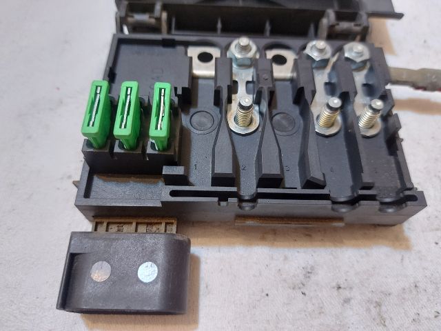 bontott SKODA OCTAVIA I Biztosítéktábla Motortér