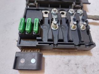 bontott SKODA OCTAVIA I Biztosítéktábla Motortér