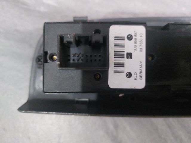 bontott SKODA OCTAVIA I Ablakemelő Kapcsoló Négyes / Kettes