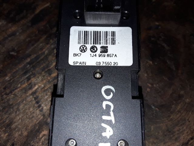 bontott SKODA OCTAVIA I Ablakemelő Kapcsoló Négyes / Kettes