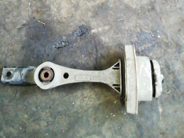 bontott SKODA OCTAVIA I Alsó Kereszttartó