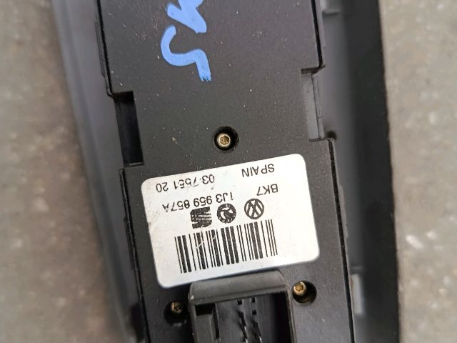 bontott SKODA OCTAVIA I Bal első Ablakemelő Kapcsoló