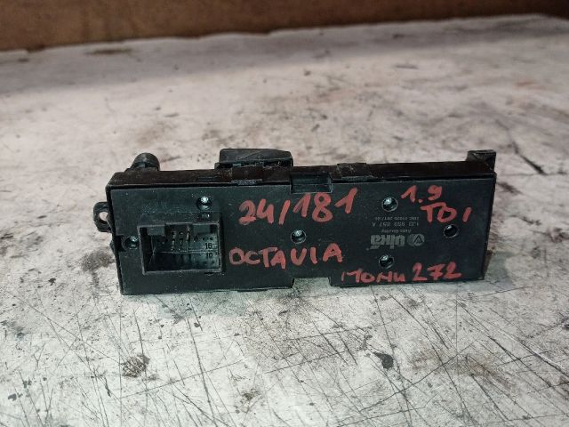 bontott SKODA OCTAVIA I Bal első Ablakemelő Kapcsoló