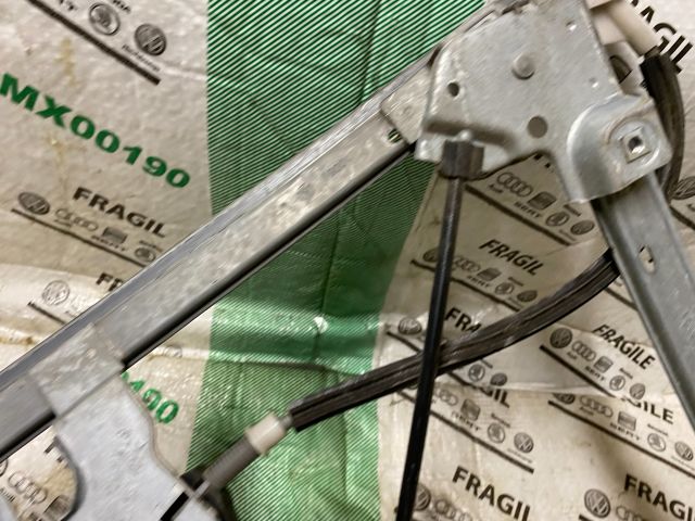 bontott SKODA OCTAVIA I Bal első Ablakemelő Szerkezet (Elektromos)