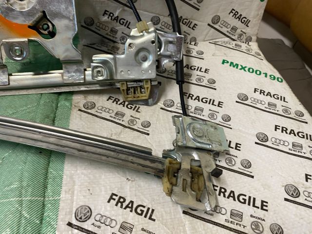 bontott SKODA OCTAVIA I Bal első Ablakemelő Szerkezet (Elektromos)