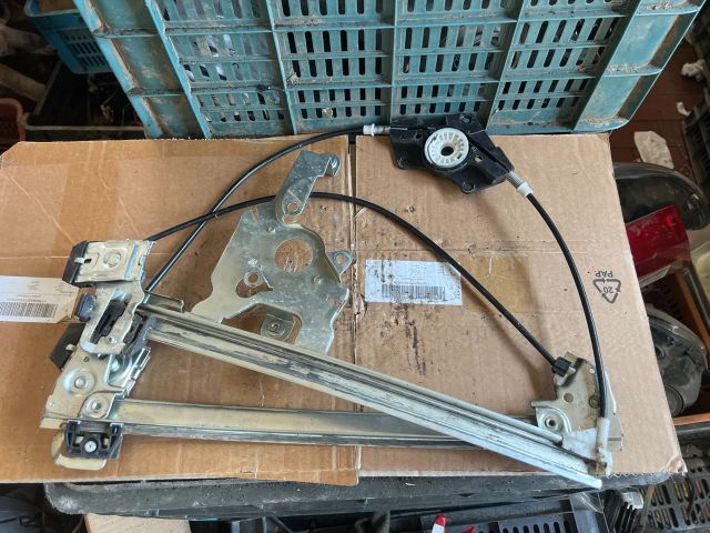 bontott SKODA OCTAVIA I Bal első Ablakemelő Szerkezet (Elektromos)