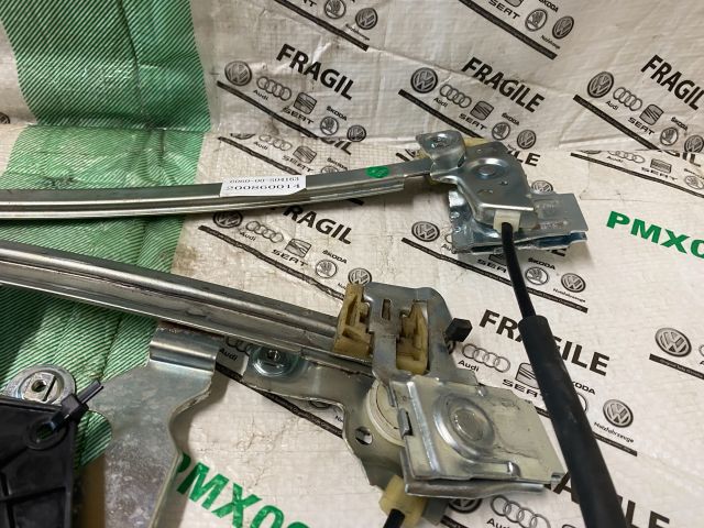 bontott SKODA OCTAVIA I Bal első Ablakemelő Szerkezet (Elektromos)