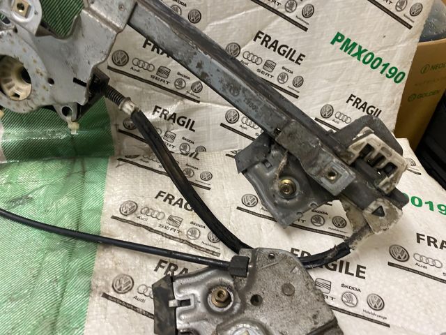 bontott SKODA OCTAVIA I Bal első Ablakemelő Szerkezet (Elektromos)