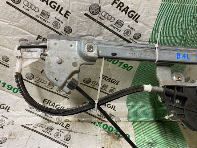 bontott SKODA OCTAVIA I Bal első Ablakemelő Szerkezet (Elektromos)