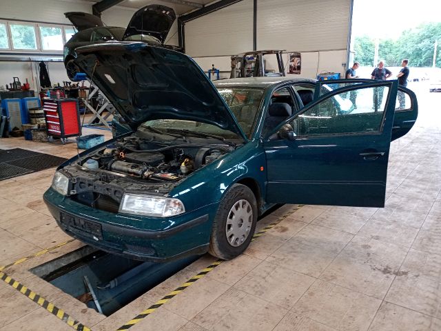 bontott SKODA OCTAVIA I Bal első Ablakemelő Szerkezet (Mechanikus)