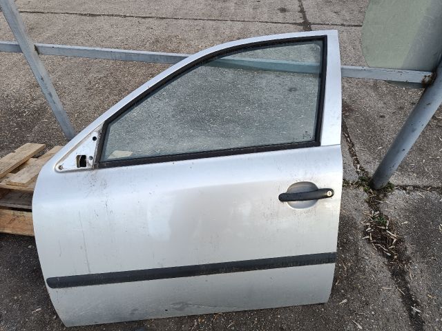 bontott SKODA OCTAVIA I Bal első Ajtó (Részeivel)