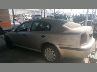 bontott SKODA OCTAVIA I Bal első Ajtó (Részeivel)