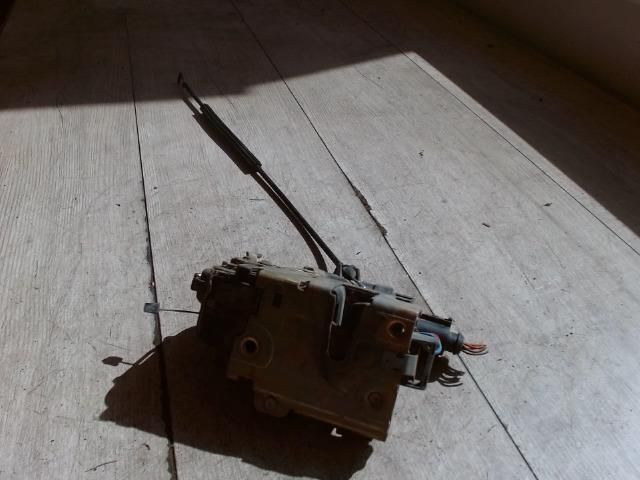 bontott SKODA OCTAVIA I Bal első Ajtózár