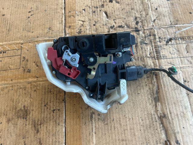 bontott SKODA OCTAVIA I Bal első Ajtózár