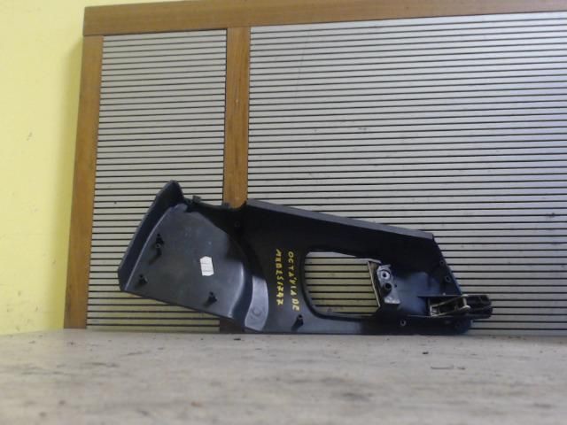 bontott SKODA OCTAVIA I Bal első Belső Kilincs