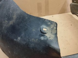 bontott SKODA OCTAVIA I Bal első Dobbetét (Kerékjárati, Műanyag)