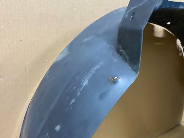 bontott SKODA OCTAVIA I Bal első Dobbetét (Kerékjárati, Műanyag)