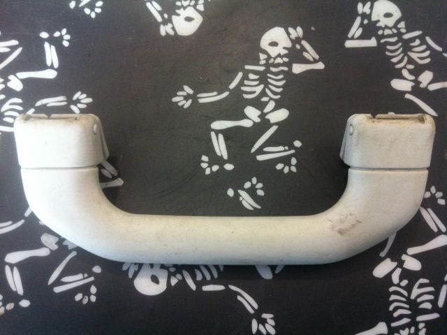 bontott SKODA OCTAVIA I Bal első Kapaszkodó (Felső)