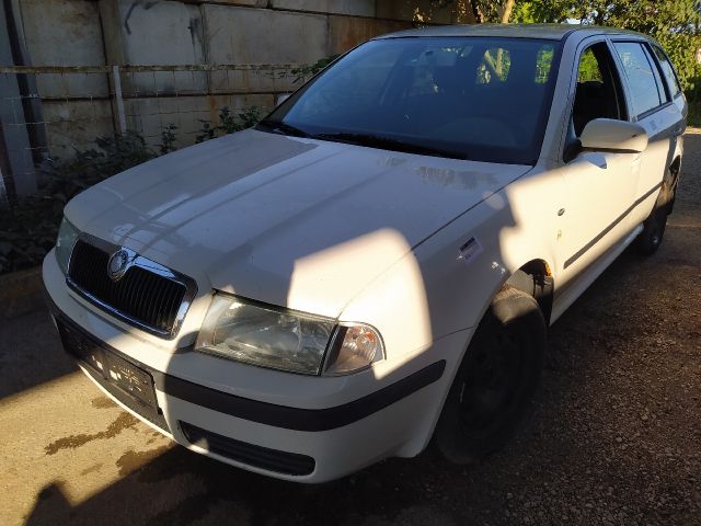 bontott SKODA OCTAVIA I Bal első Sárvédő Gumi