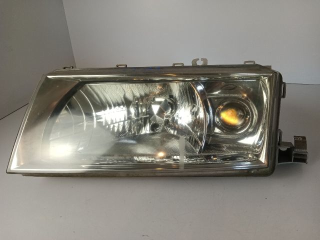 bontott SKODA OCTAVIA I Bal Fényszóró