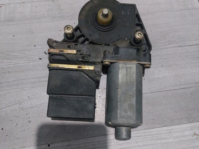 bontott SKODA OCTAVIA I Bal hátsó Ablakemelő Motor