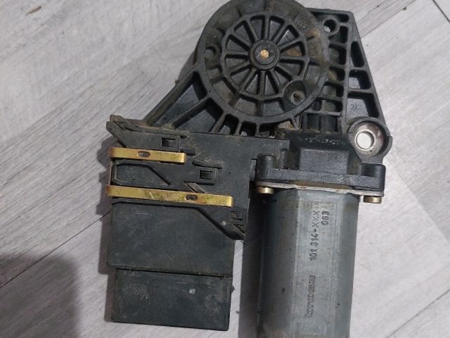 bontott SKODA OCTAVIA I Bal hátsó Ablakemelő Motor