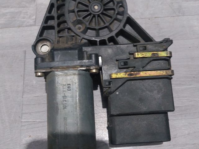 bontott SKODA OCTAVIA I Bal hátsó Ablakemelő Motor