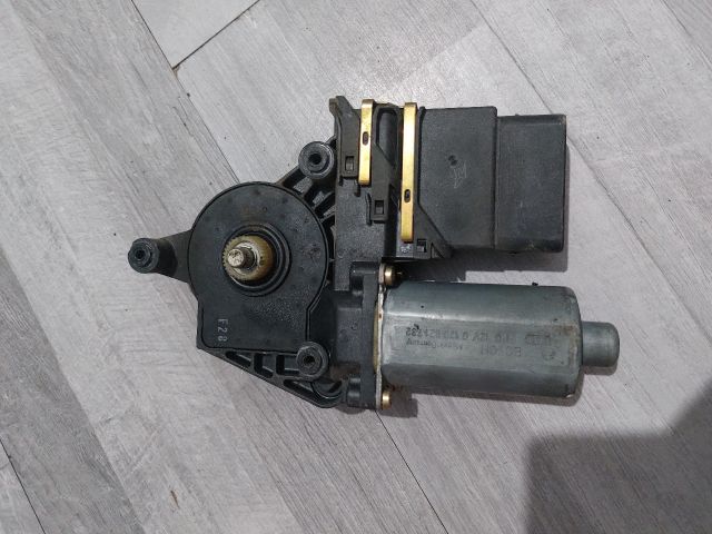 bontott SKODA OCTAVIA I Bal hátsó Ablakemelő Motor