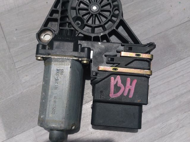 bontott SKODA OCTAVIA I Bal hátsó Ablakemelő Motor