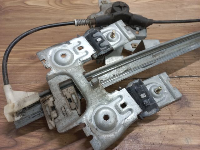 bontott SKODA OCTAVIA I Bal hátsó Ablakemelő Szerkezet (Mechanikus)