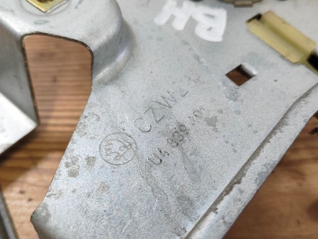 bontott SKODA OCTAVIA I Bal hátsó Ablakemelő Szerkezet (Mechanikus)