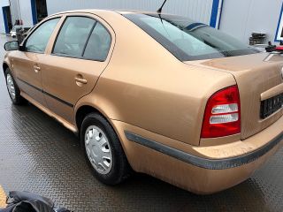 bontott SKODA OCTAVIA I Bal hátsó Ajtó (Üres lemez)