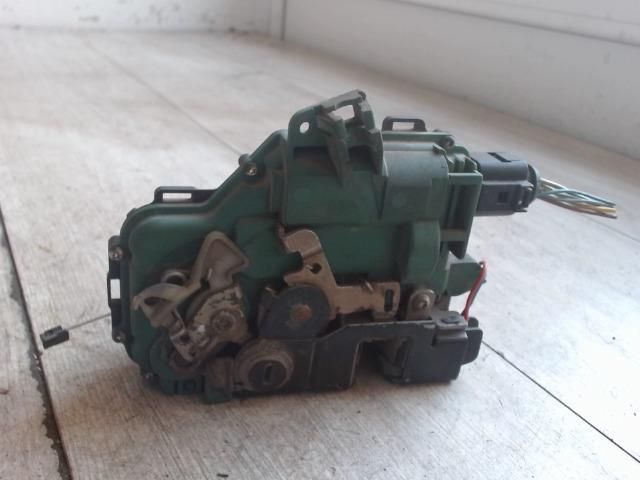 bontott SKODA OCTAVIA I Bal hátsó Ajtózár