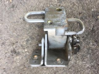 bontott SKODA OCTAVIA I Bal hátsó Alsó Zsanér