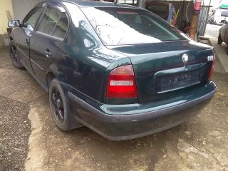 bontott SKODA OCTAVIA I Bal hátsó Dobbetét (Kerékjárati, Műanyag)