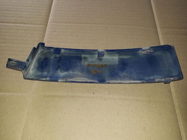 bontott SKODA OCTAVIA I Bal Hátsó Lámpa Bajusz Díszléc