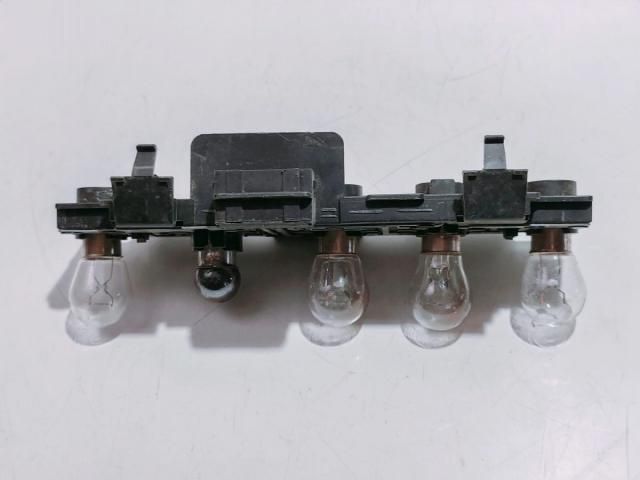 bontott SKODA OCTAVIA I Bal Hátsó Lámpa Foglalat