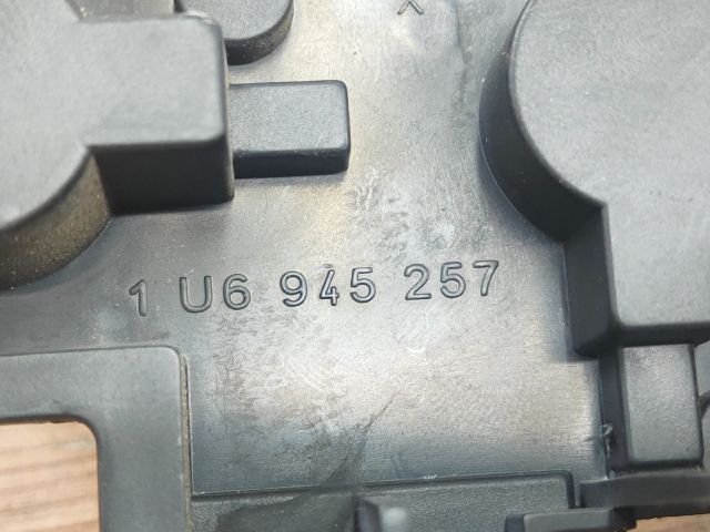 bontott SKODA OCTAVIA I Bal Hátsó Lámpa Foglalat