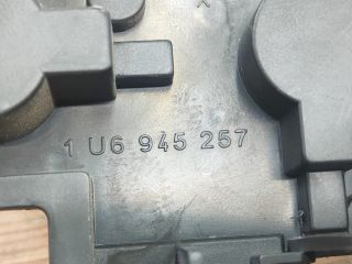 bontott SKODA OCTAVIA I Bal Hátsó Lámpa Foglalat