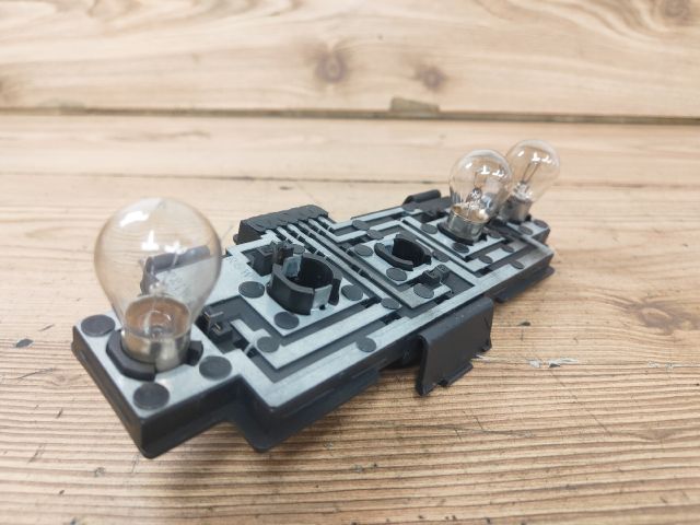 bontott SKODA OCTAVIA I Bal Hátsó Lámpa Foglalat